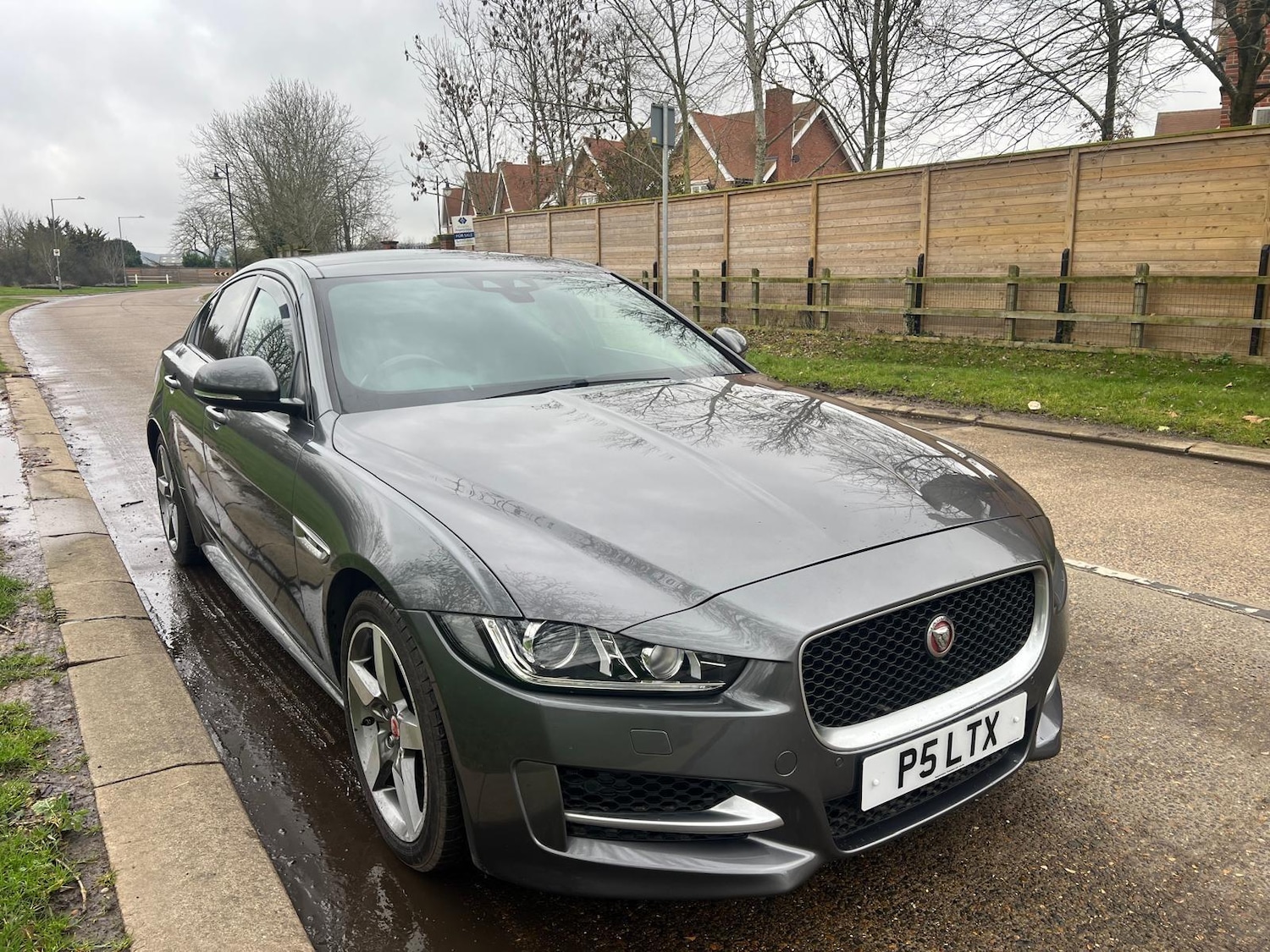 Used Jaguar XE 2016 for sale - 77612078: Photo 8