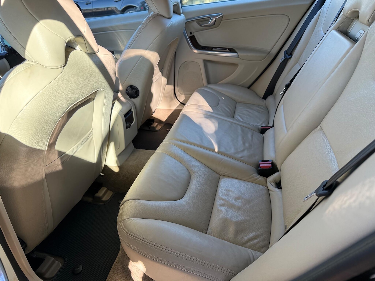 Used Volvo V60 2011 for sale - 77957171: Photo 10