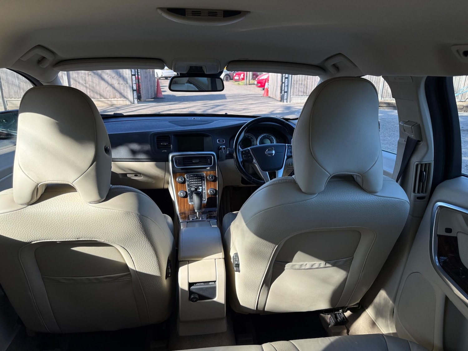 Used Volvo V60 2011 for sale - 77957171: Photo 12