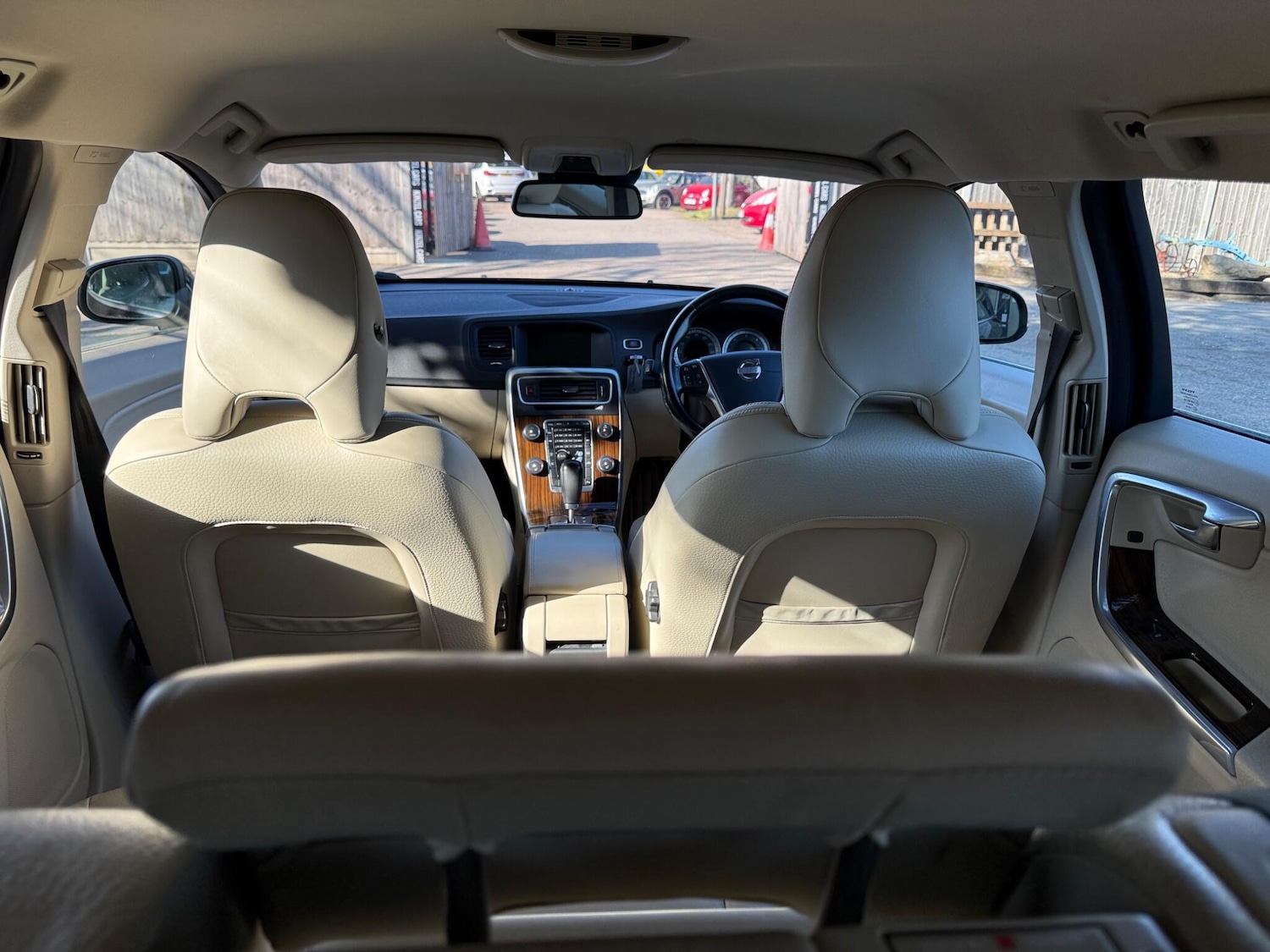 Used Volvo V60 2011 for sale - 77957171: Photo 13