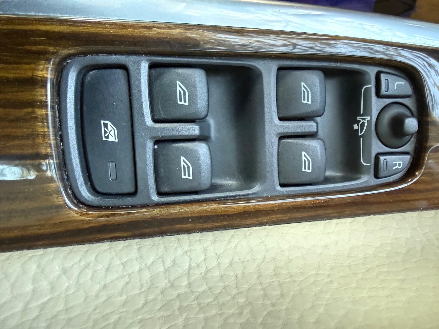 Used Volvo V60 2011 for sale - 77957171: Photo 15