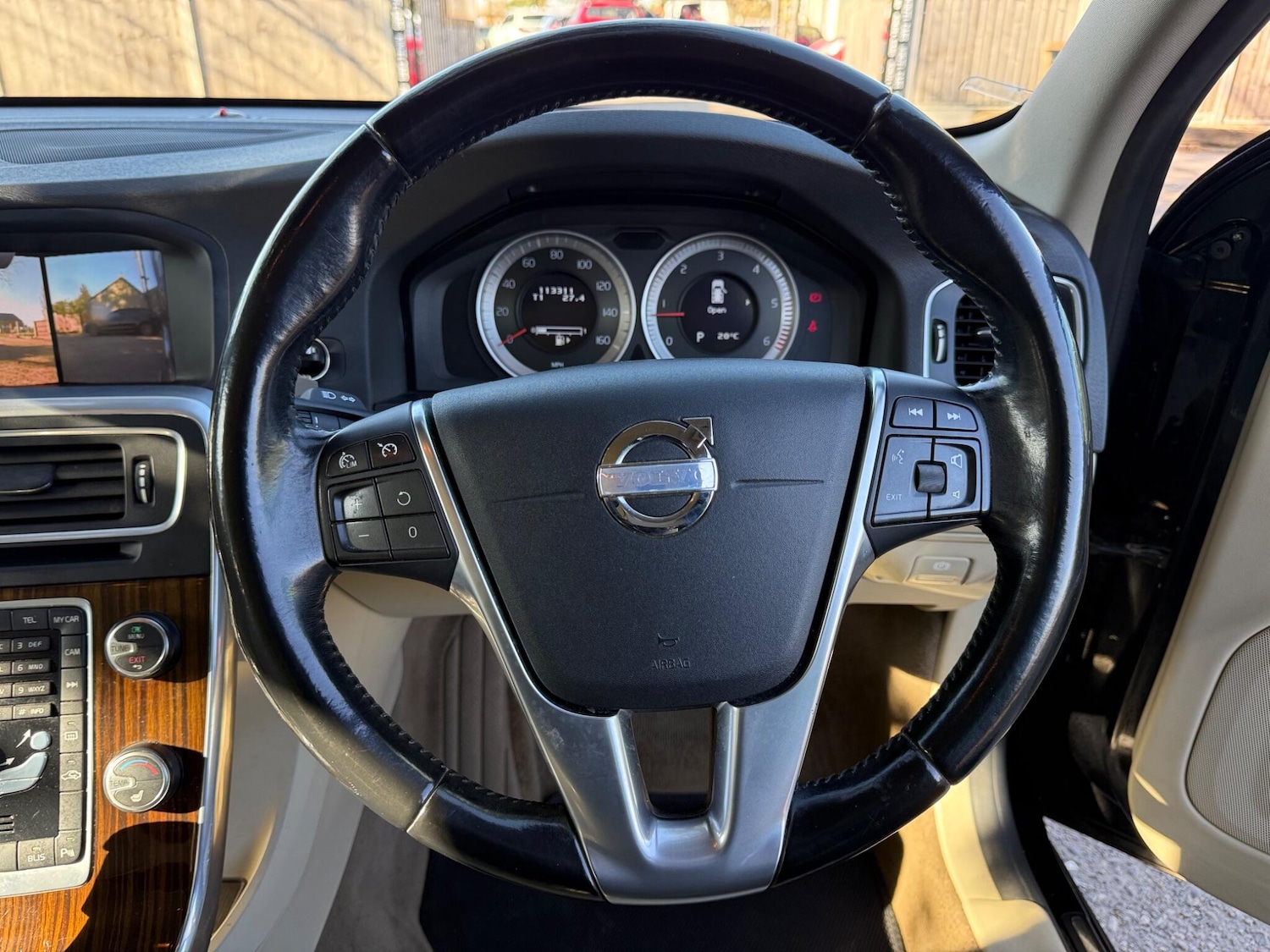 Used Volvo V60 2011 for sale - 77957171: Photo 19