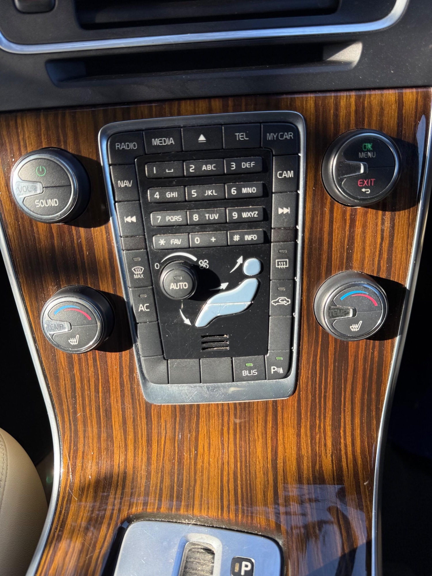 Used Volvo V60 2011 for sale - 77957171: Photo 21