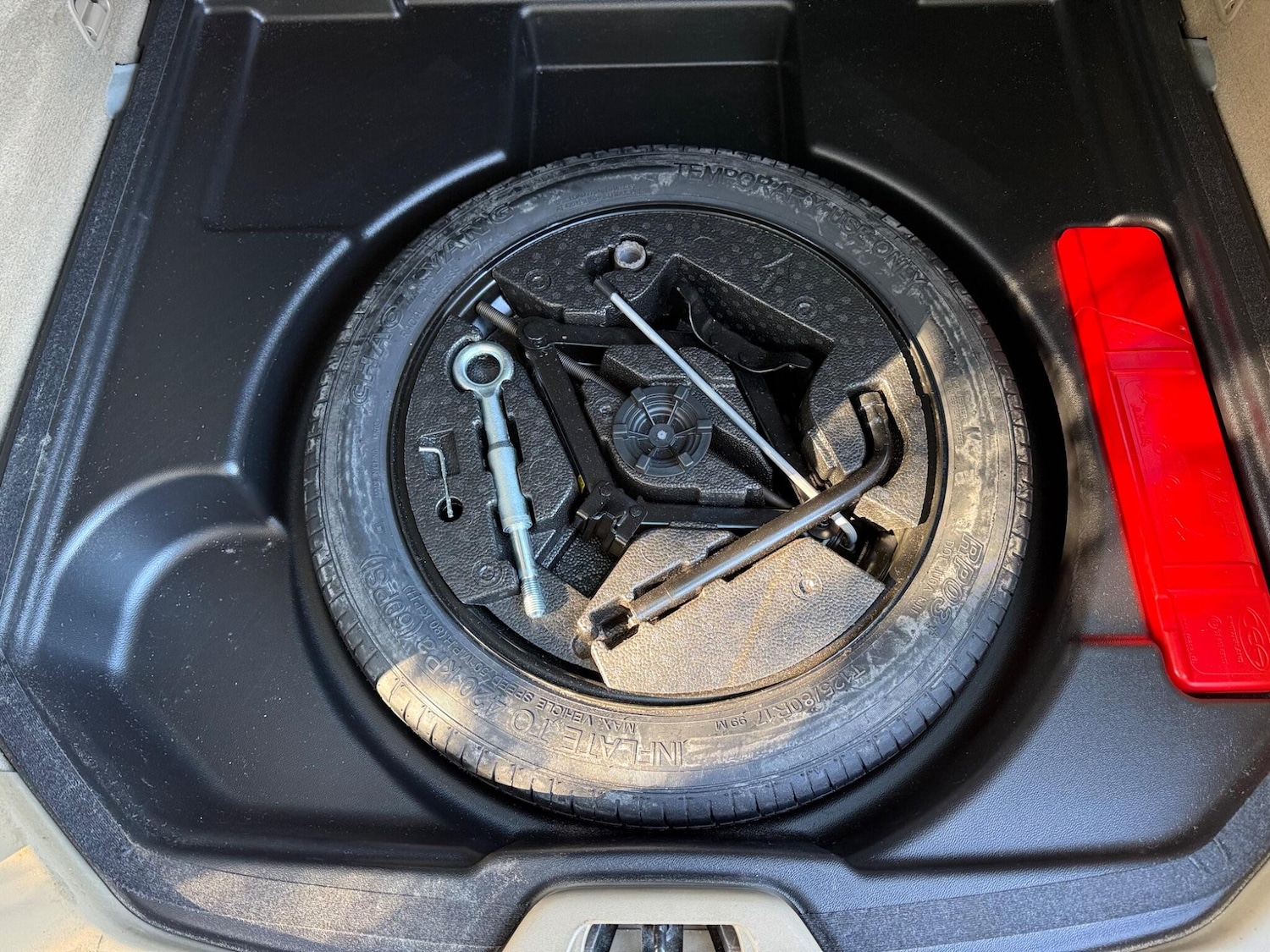 Used Volvo V60 2011 for sale - 77957171: Photo 25