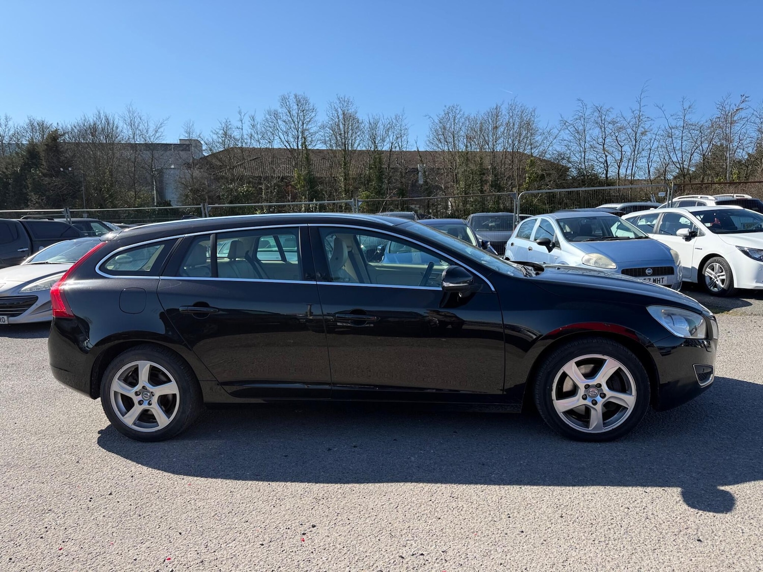 Used Volvo V60 2011 for sale - 77957171: Photo 7