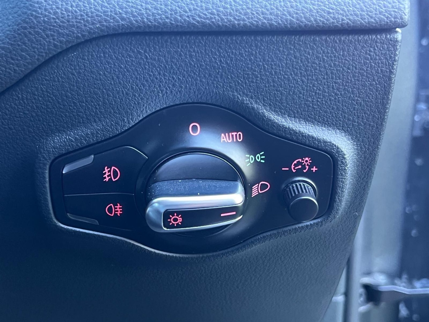 Used Audi Q5 2016 for sale - 76632637: Photo 31