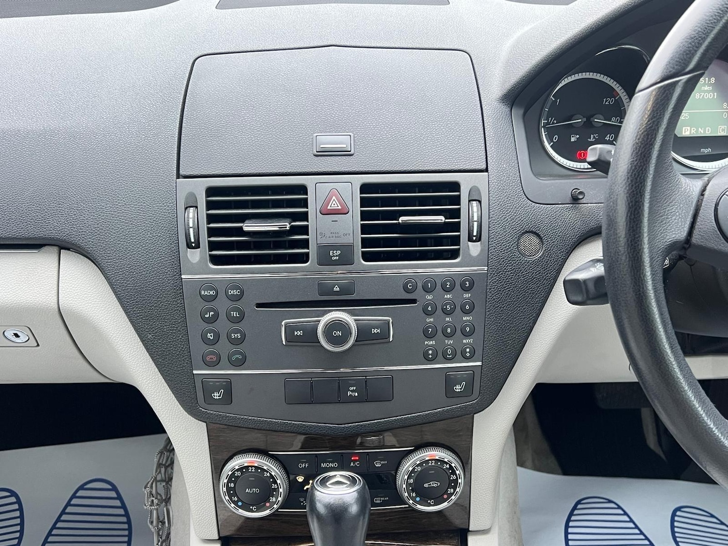 Used Mercedes-Benz C Class 2009 for sale - 77455800: Photo 24