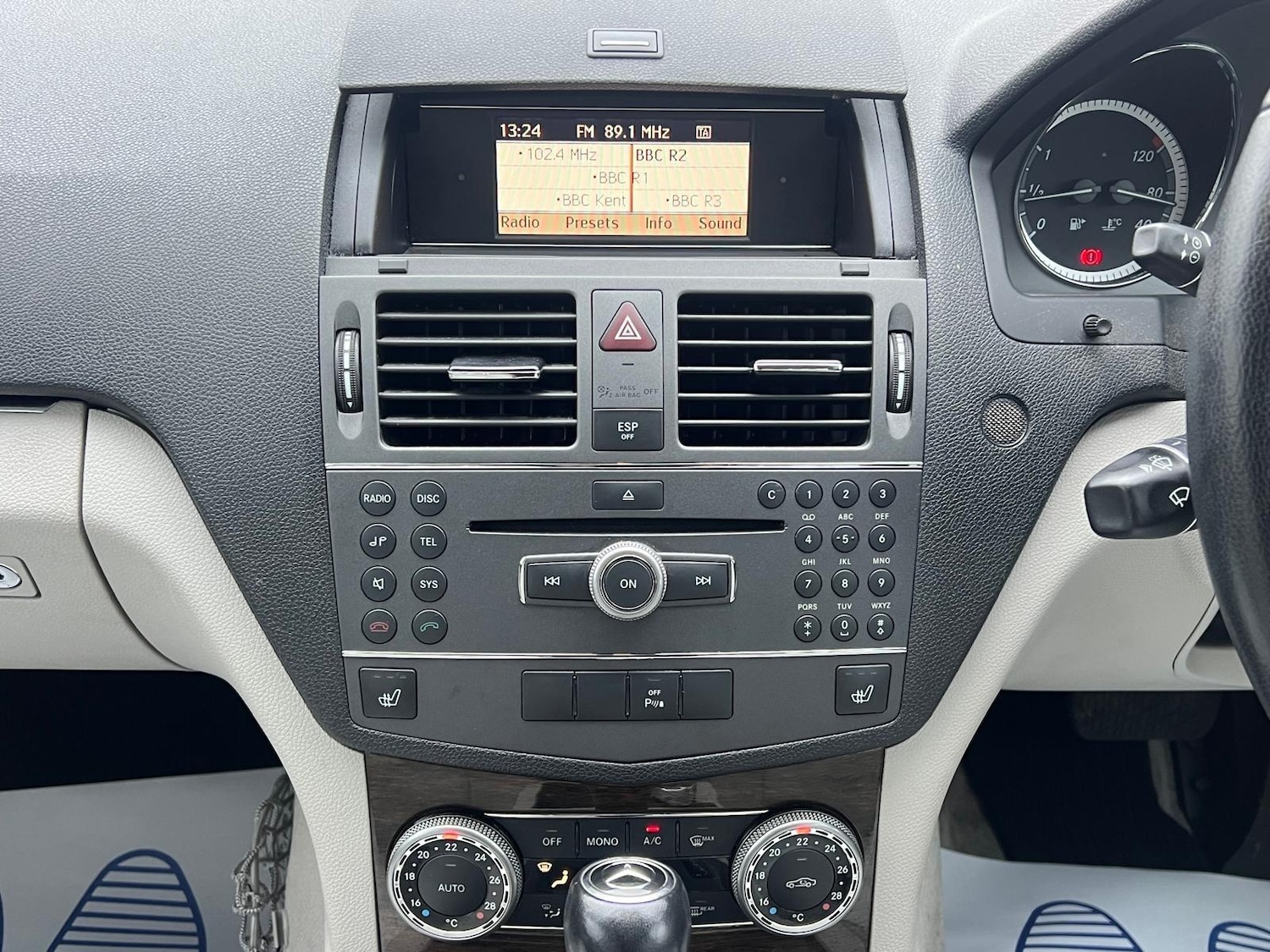 Used Mercedes-Benz C Class 2009 for sale - 77455800: Photo 25