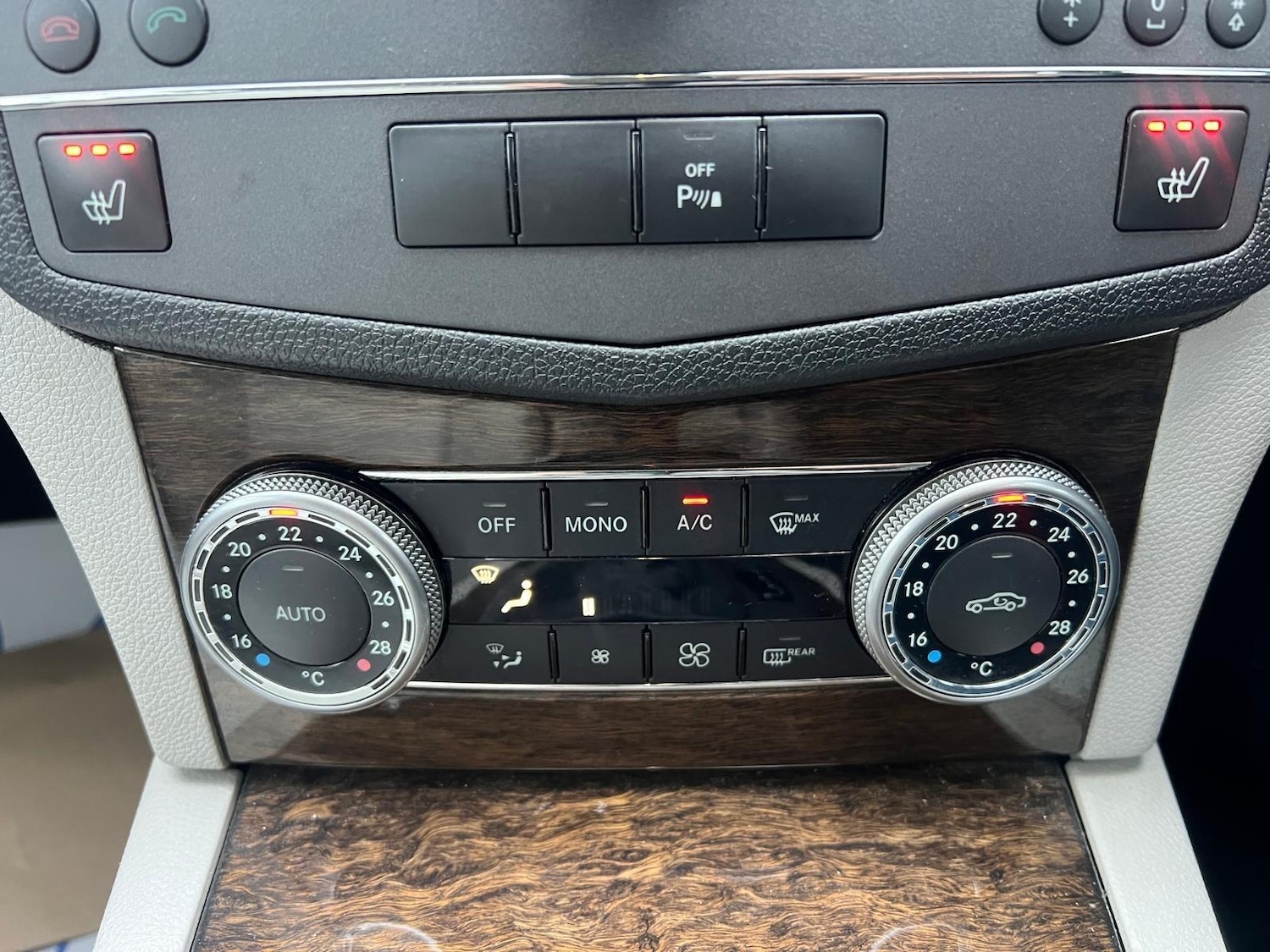 Used Mercedes-Benz C Class 2009 for sale - 77455800: Photo 31