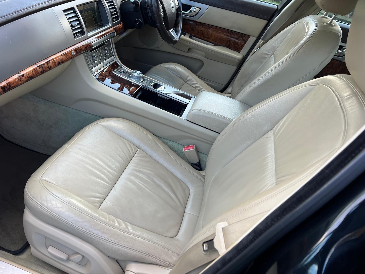 Used Jaguar XF 2011 for sale - 77229228: Photo 11