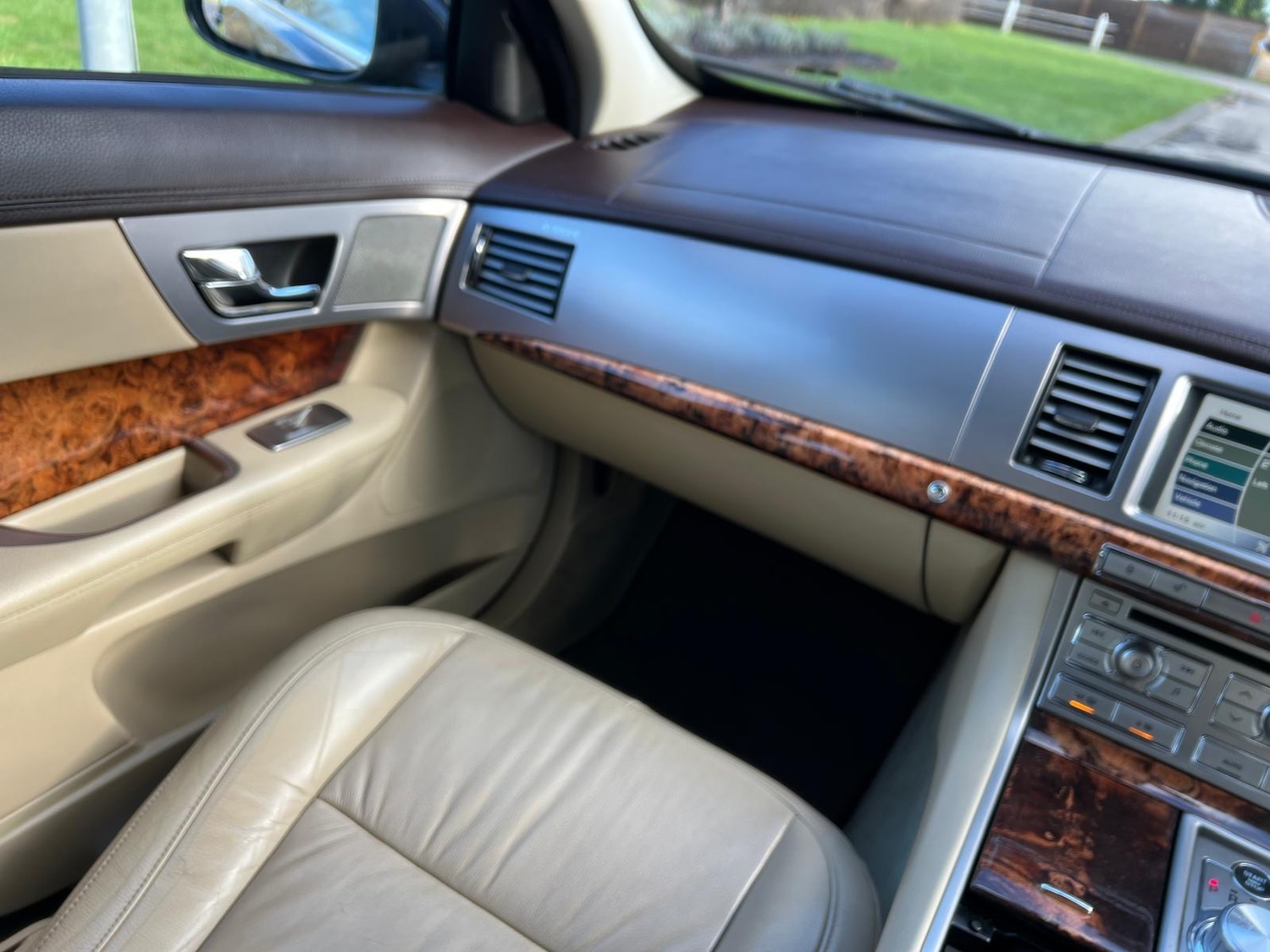 Used Jaguar XF 2011 for sale - 77229228: Photo 20