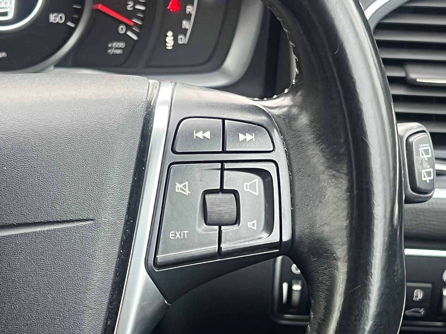 Used Volvo XC60 2013 for sale - 76994824: Photo 39