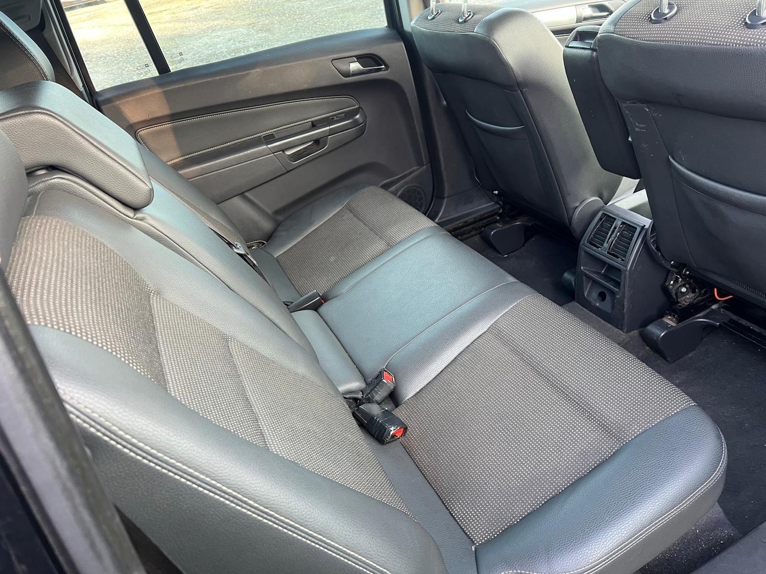 Used Vauxhall Zafira 2010 for sale - 76700979: Photo 13