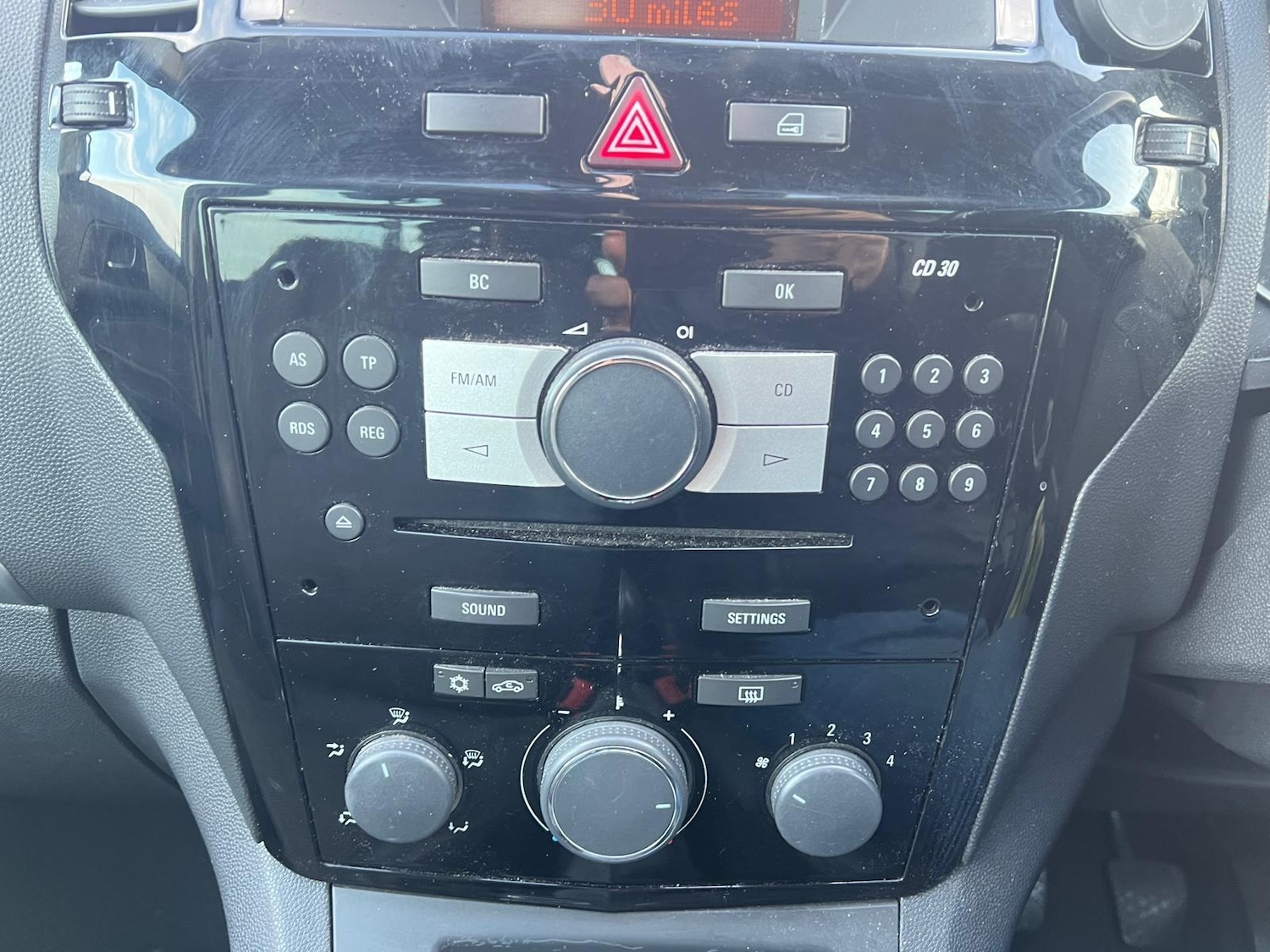 Used Vauxhall Zafira 2010 for sale - 76700979: Photo 22