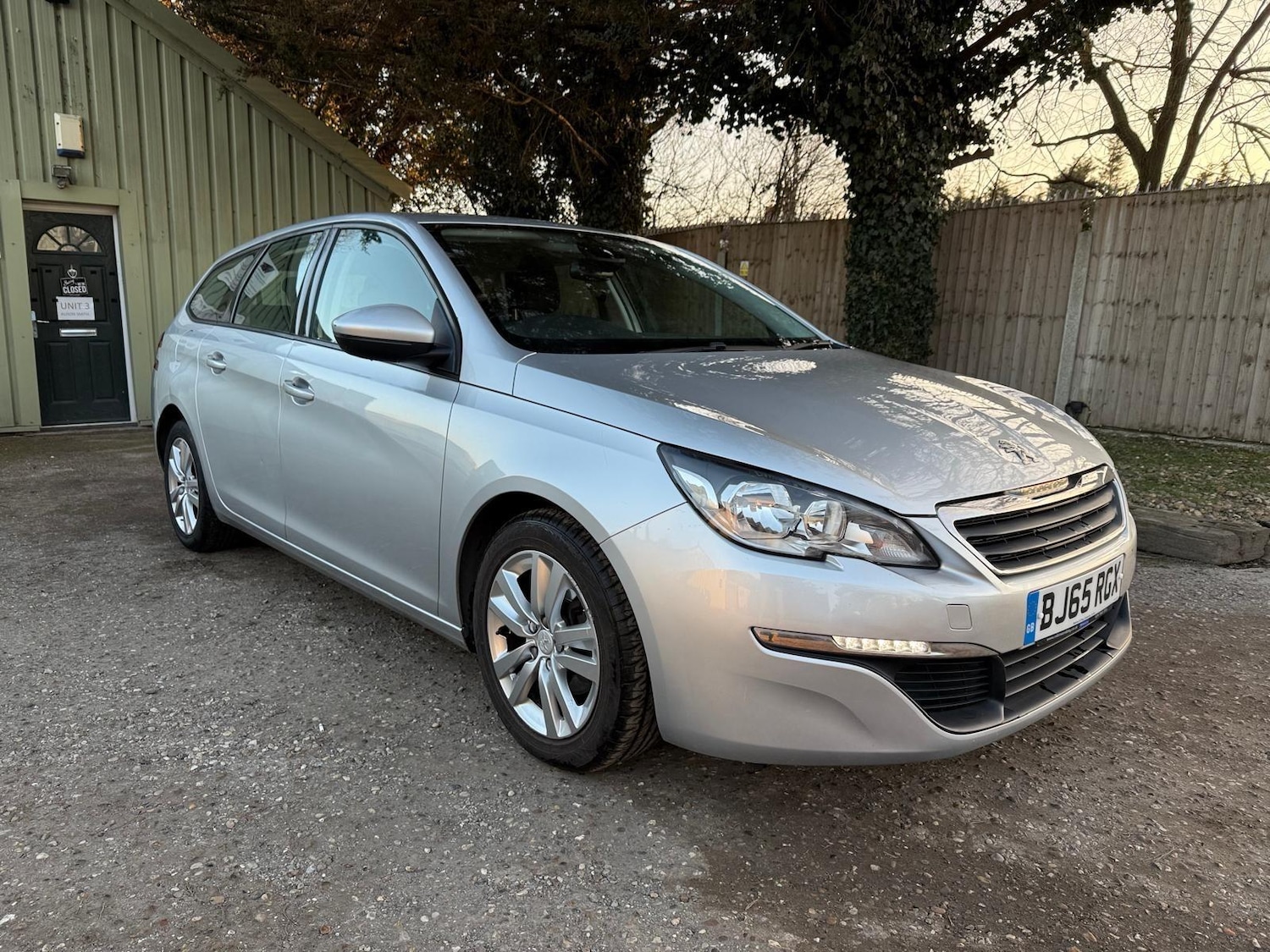 Used Peugeot 308 2015 for sale - 76936266: Photo 1