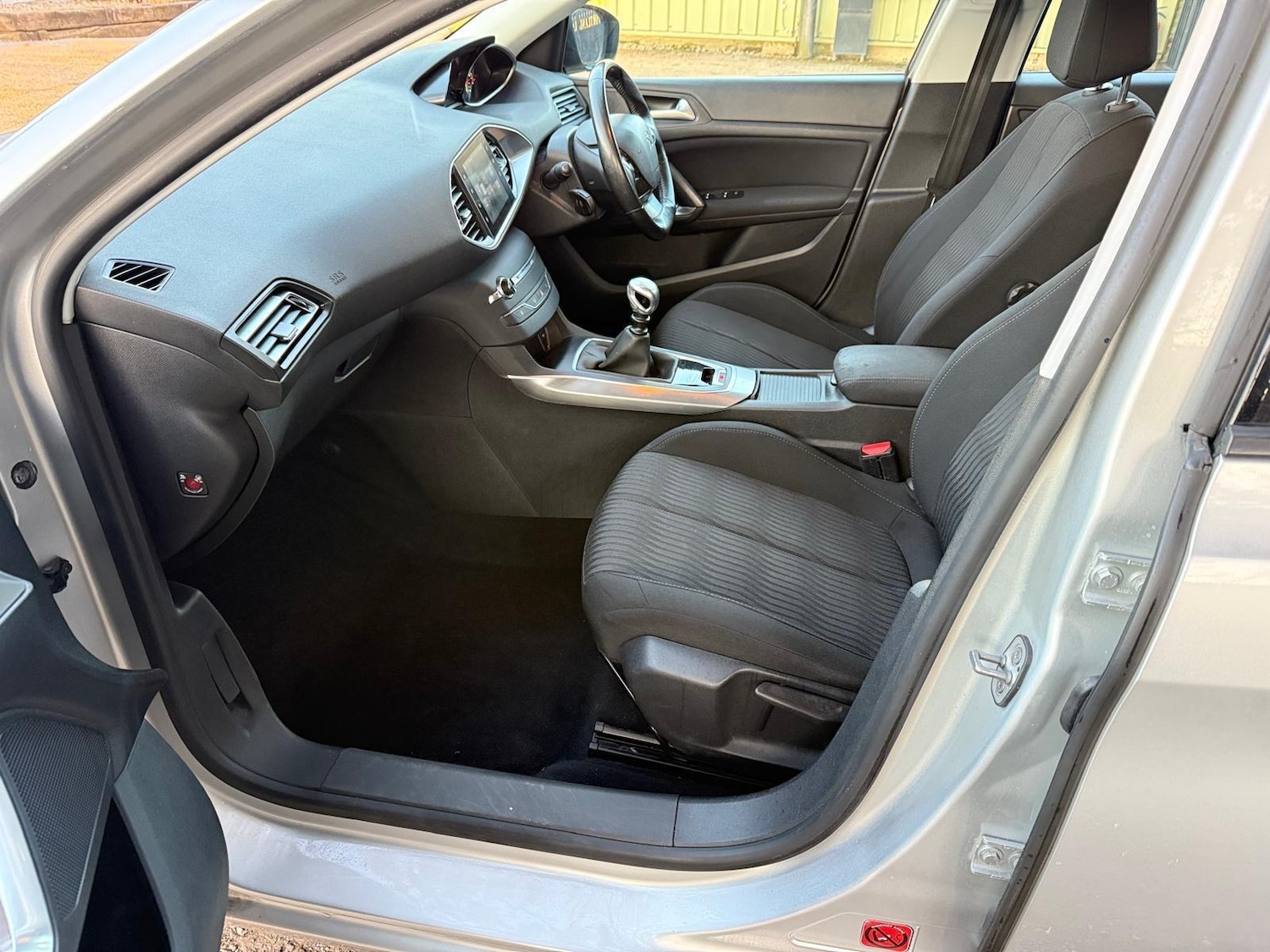 Used Peugeot 308 2015 for sale - 76936266: Photo 12