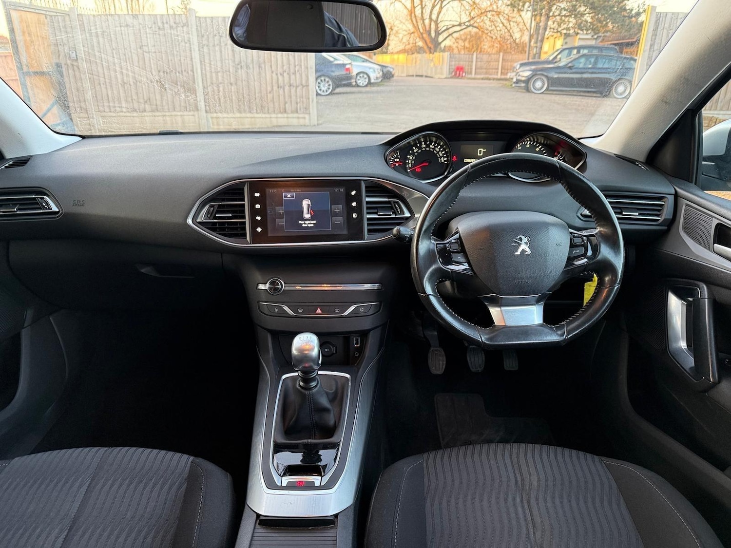 Used Peugeot 308 2015 for sale - 76936266: Photo 15