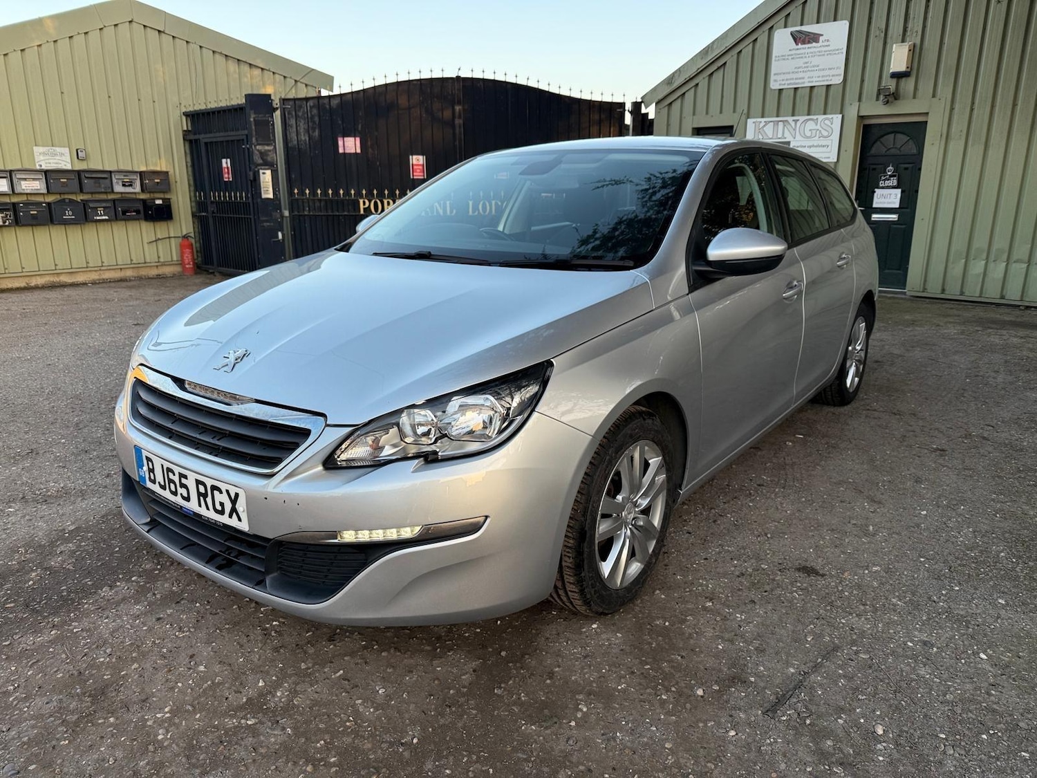 Used Peugeot 308 2015 for sale - 76936266: Photo 2