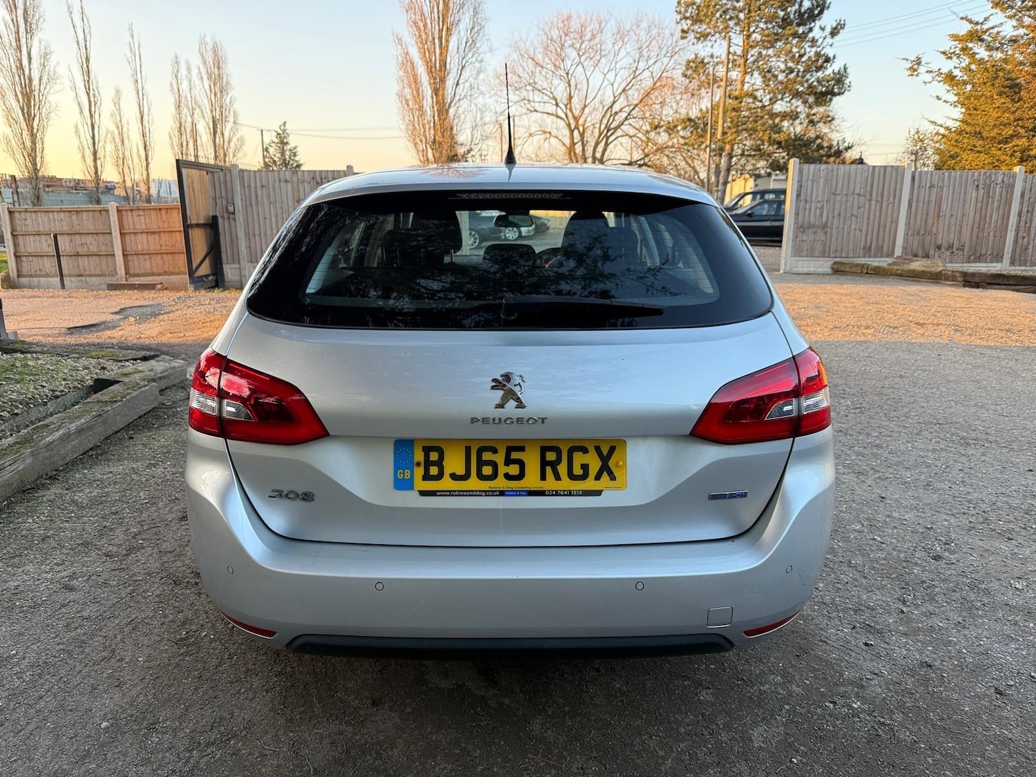 Used Peugeot 308 2015 for sale - 76936266: Photo 4