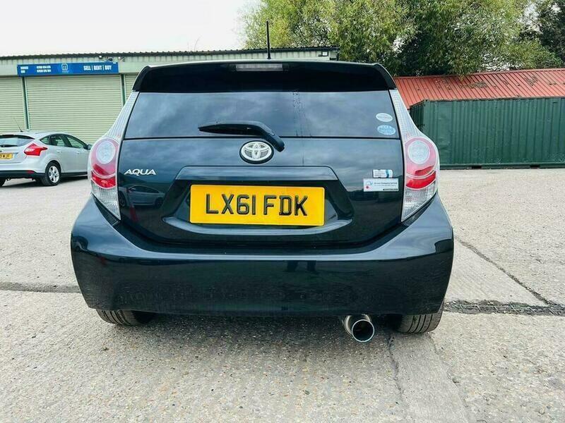 Used Toyota Aqua 2024 for sale - 76409542: Photo 11