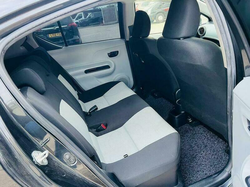 Used Toyota Aqua 2024 for sale - 76409542: Photo 16