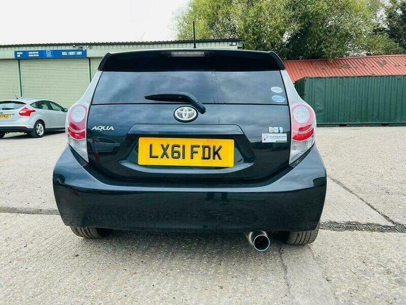 Used Toyota Aqua 2024 for sale - 76409542: Photo 8