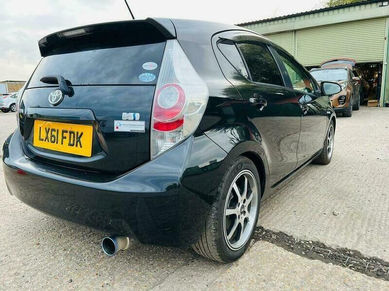 Used Toyota Aqua 2024 for sale - 76409542: Photo 9