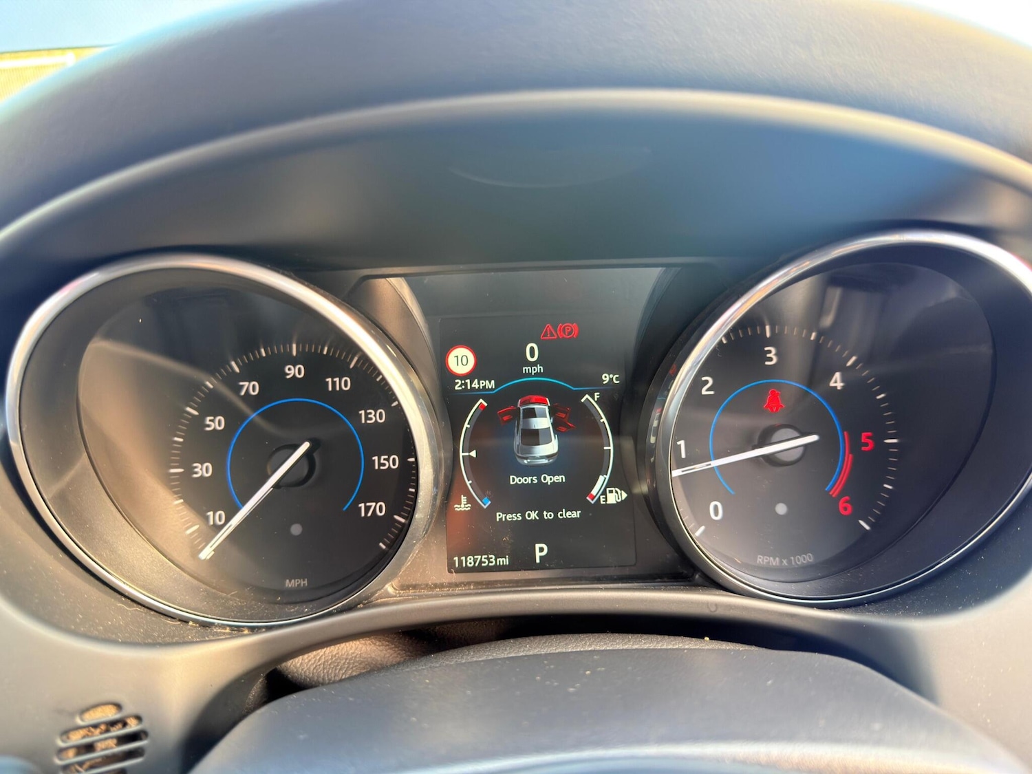 Used Jaguar XE 2016 for sale - 77266629: Photo 13