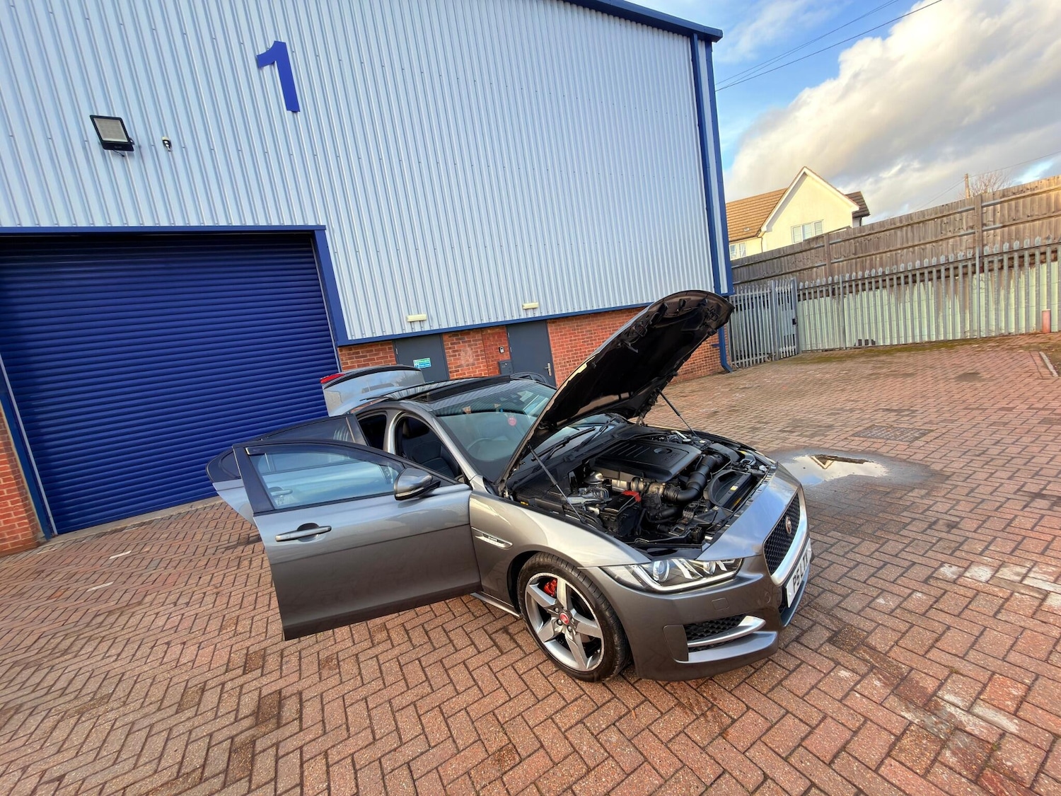 Used Jaguar XE 2016 for sale - 77266629: Photo 8