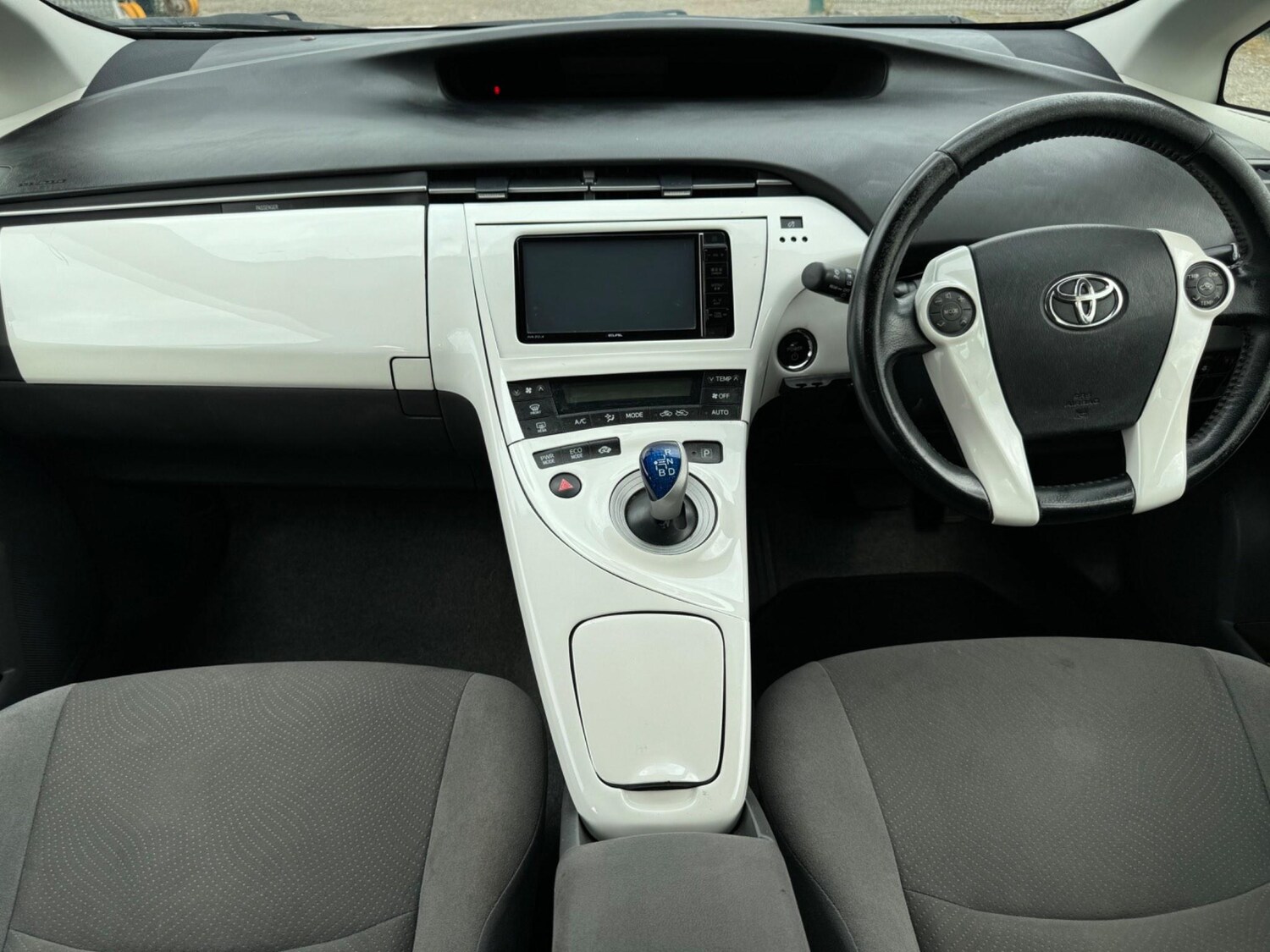 Used Toyota Prius 2023 for sale - 76935904: Photo 16