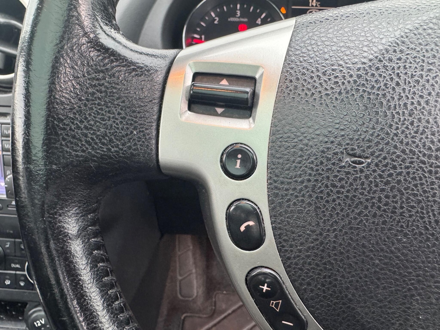 Used Nissan Qashqai+2 2013 for sale - 76887403: Photo 34