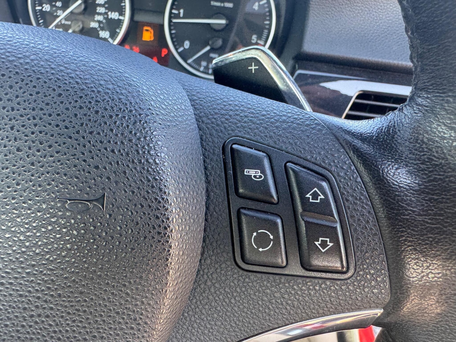 Used BMW 3 Series 2011 for sale - 77958052: Photo 37