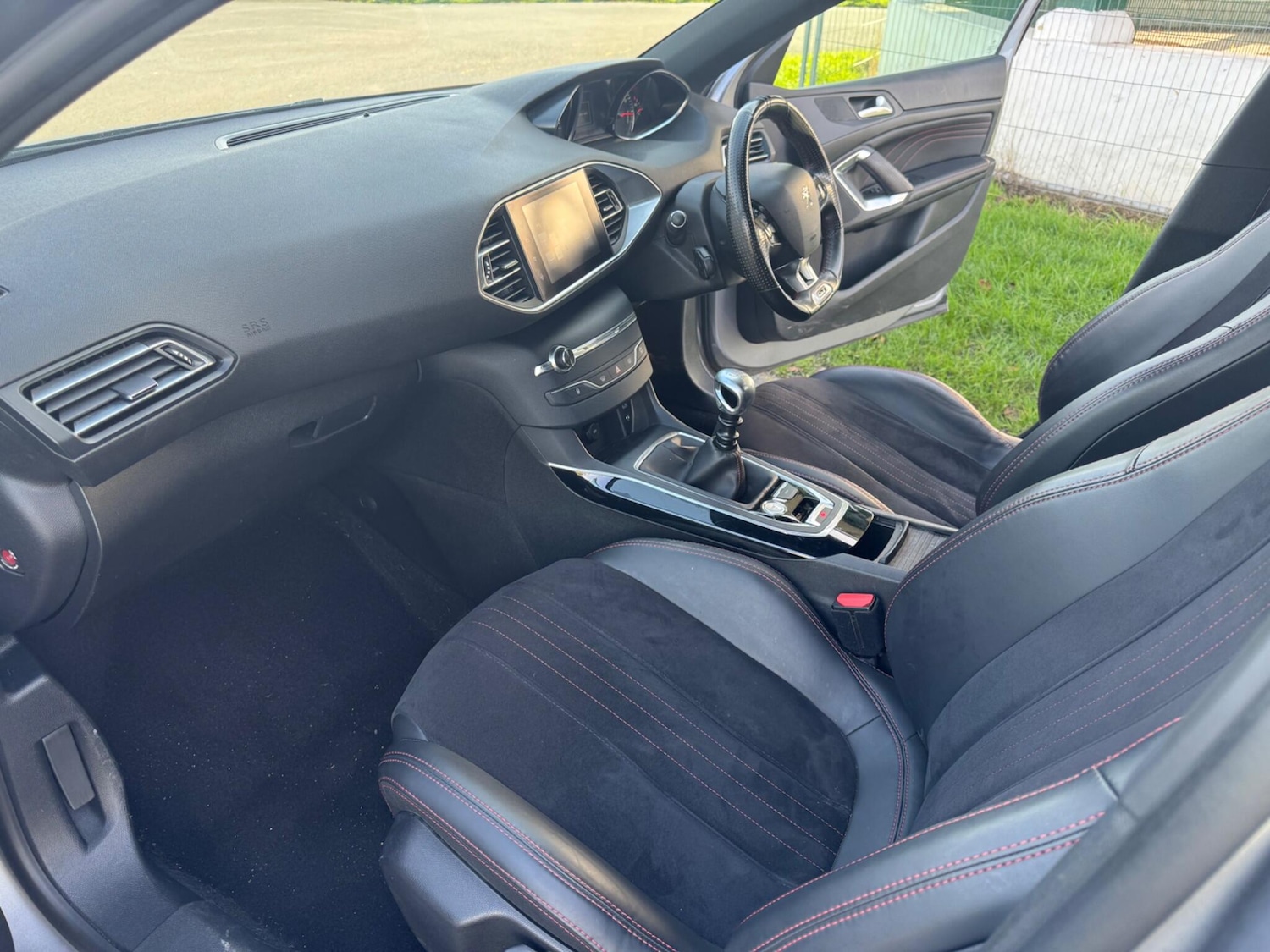 Used Peugeot 308 2017 for sale - 77611975: Photo 17