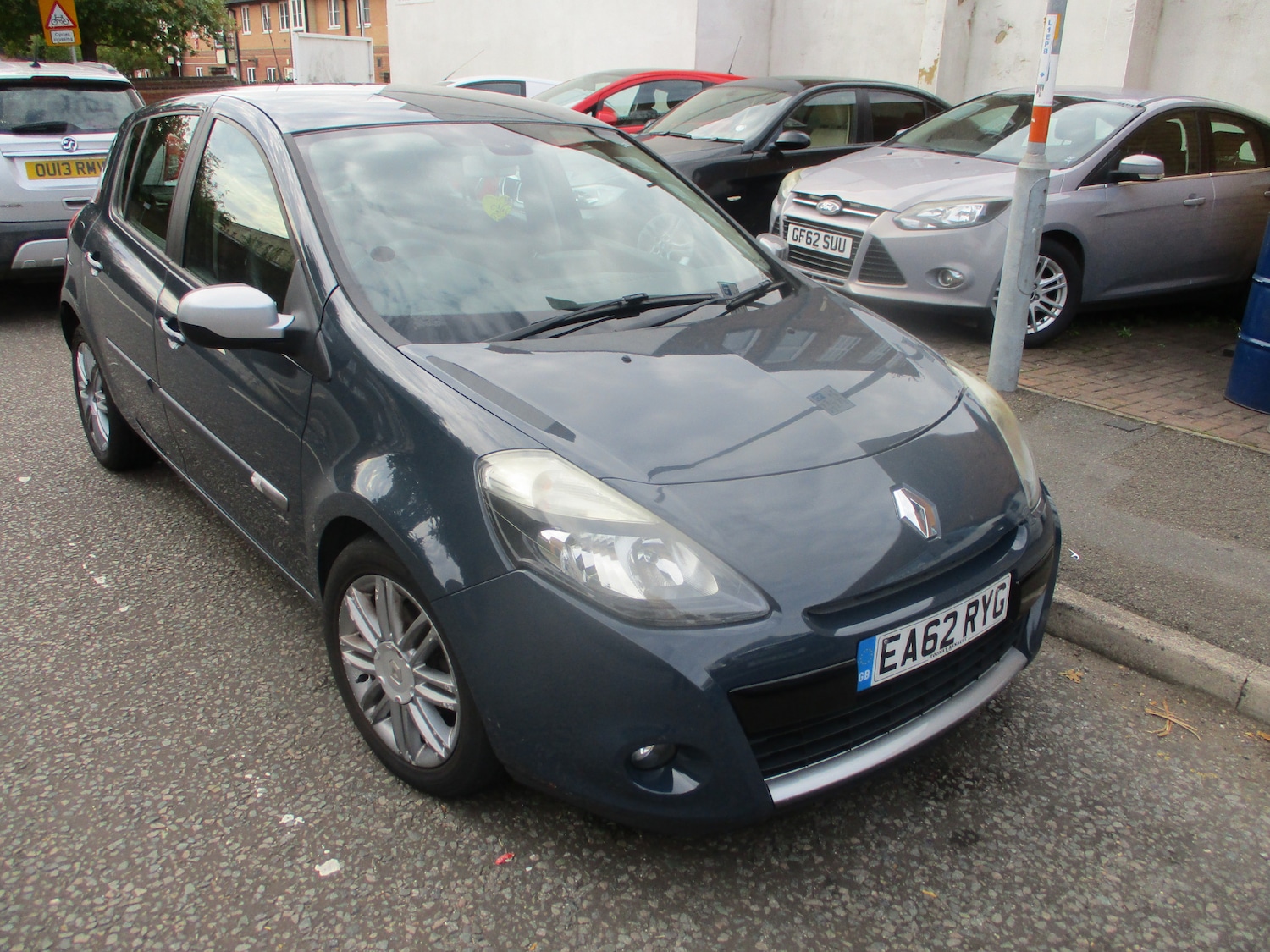 Used Renault Clio 2013 for sale - 76143533: Photo 2