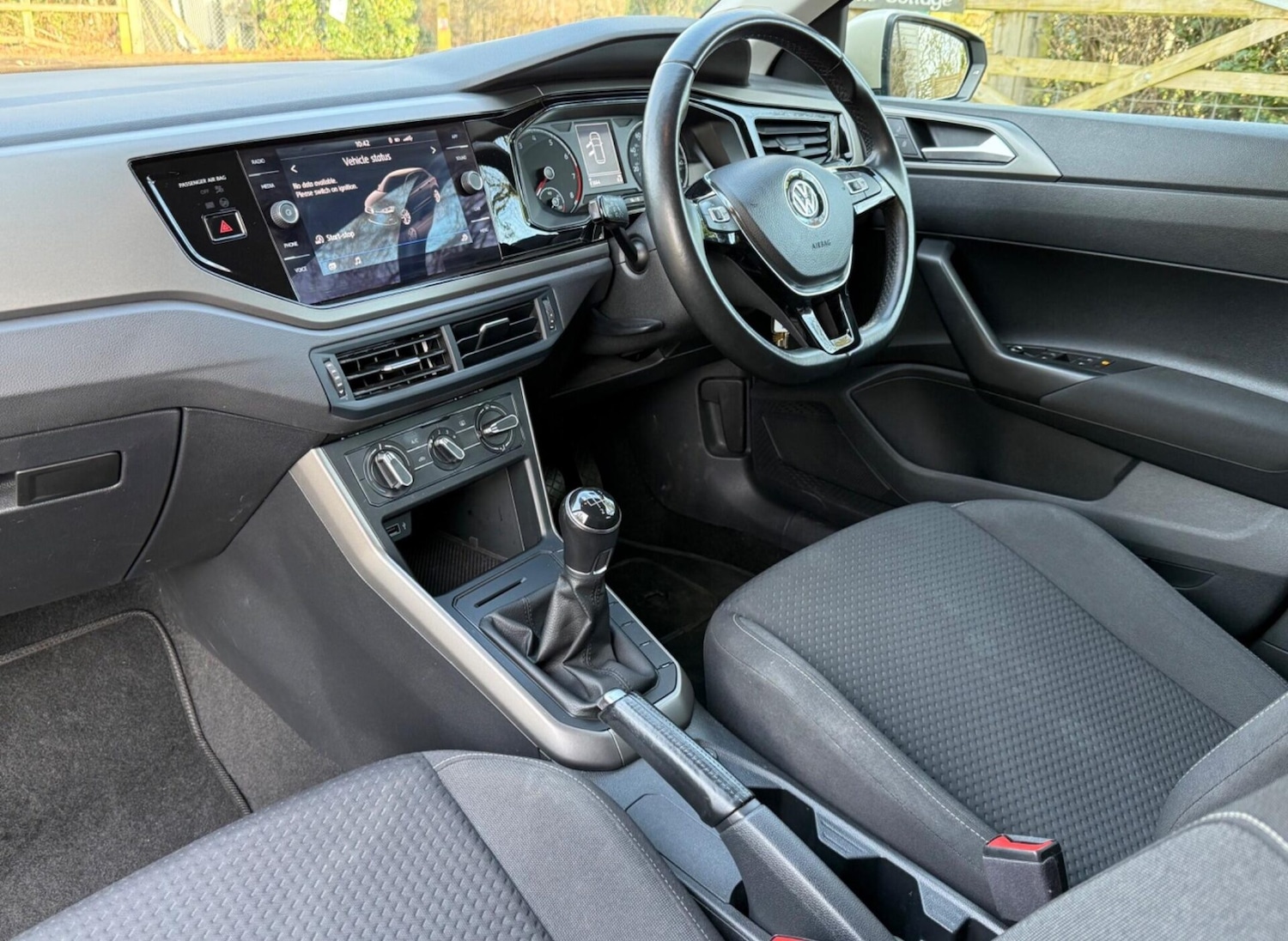 Used Volkswagen Polo 2018 for sale - 77578285: Photo 2