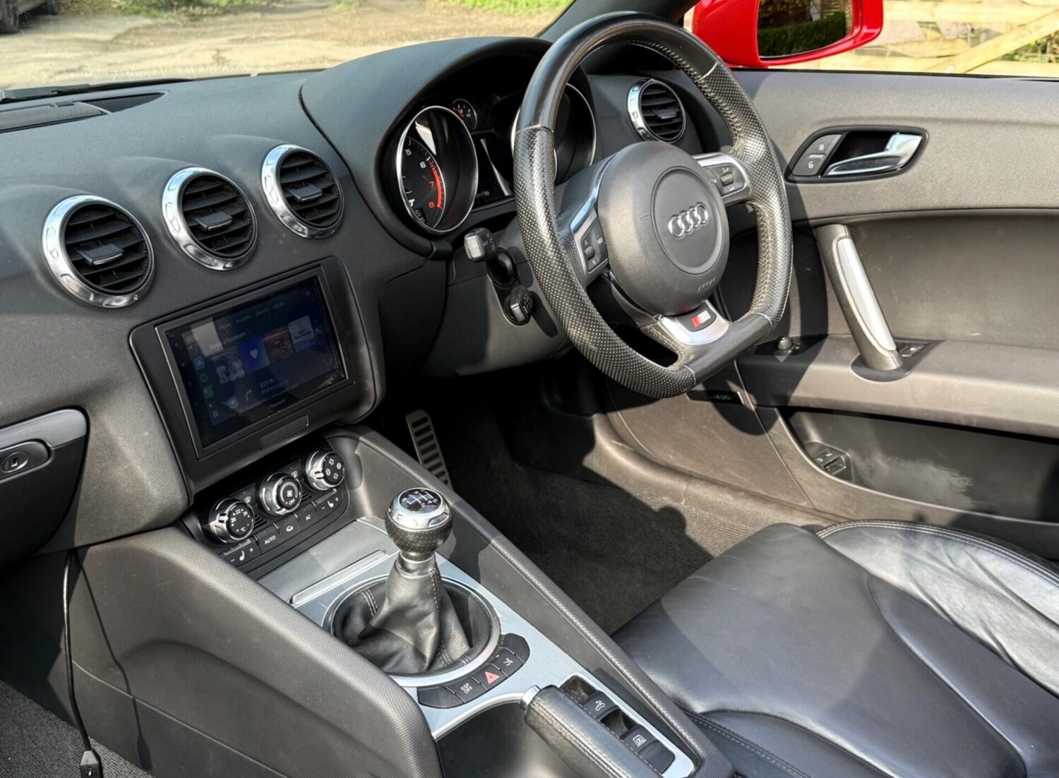 Used Audi TT 2010 for sale - 77796915: Photo 2