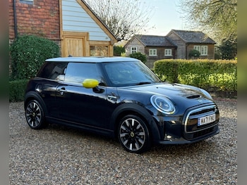 Used MINI Hatch 2021 for sale - 77516001: Photo