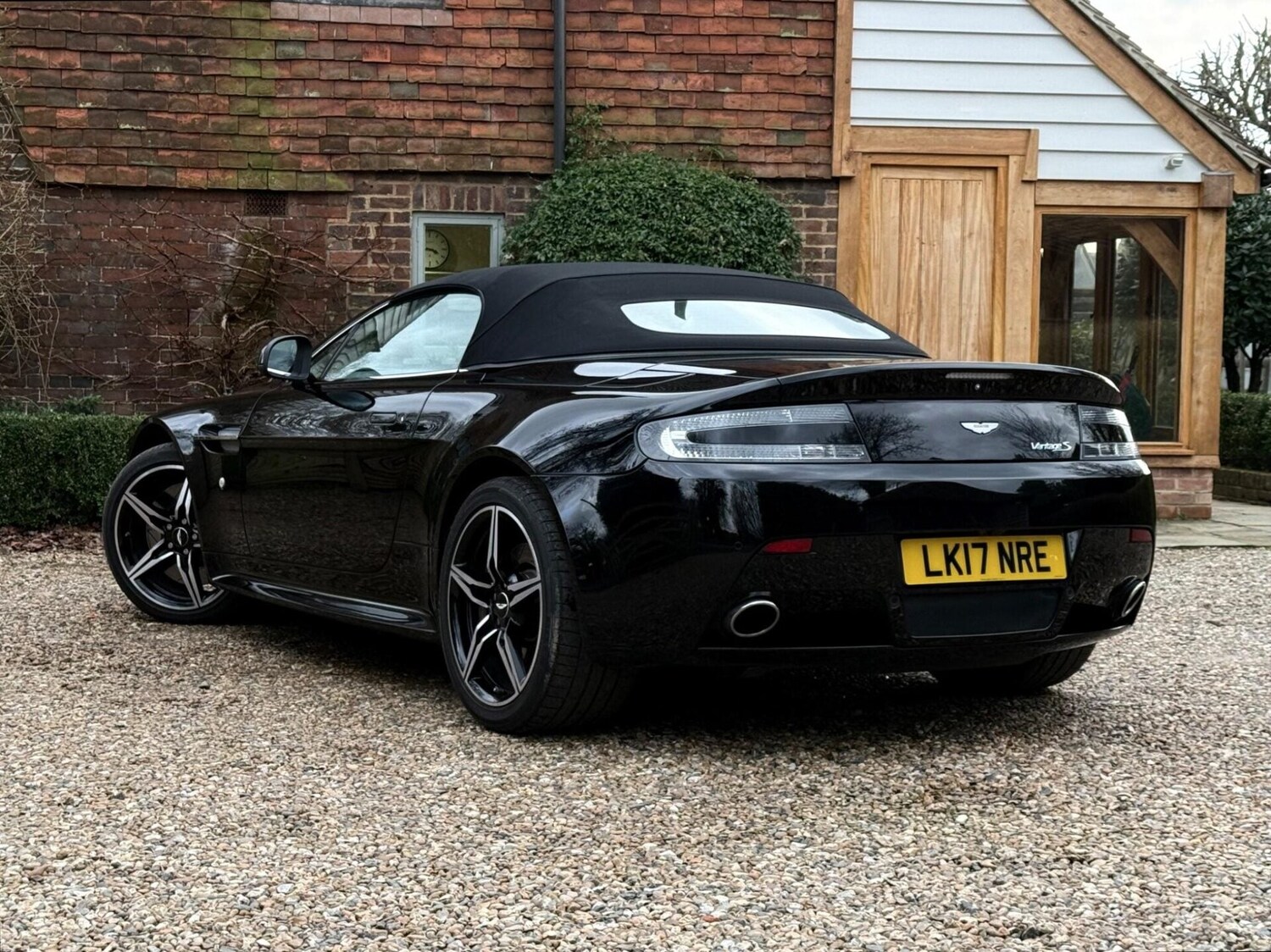 Used Aston Martin Vantage 2017 for sale - 77516011: Photo 11