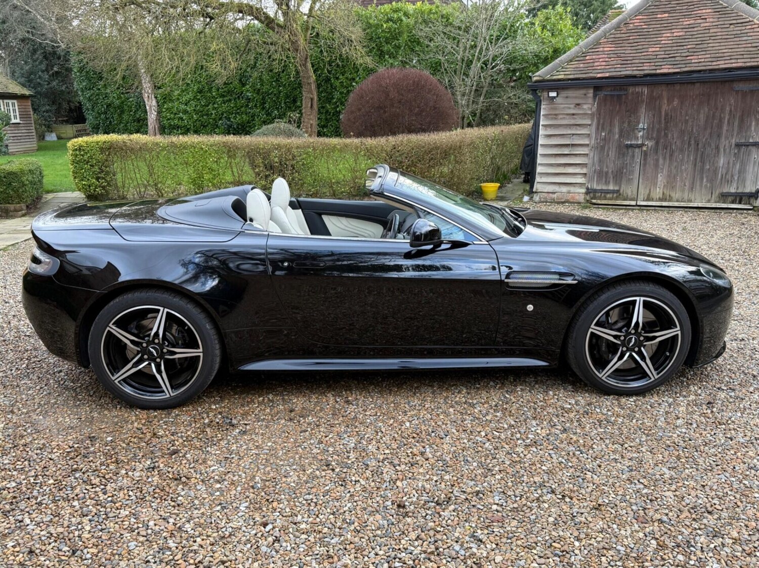 Used Aston Martin Vantage 2017 for sale - 77516011: Photo 18