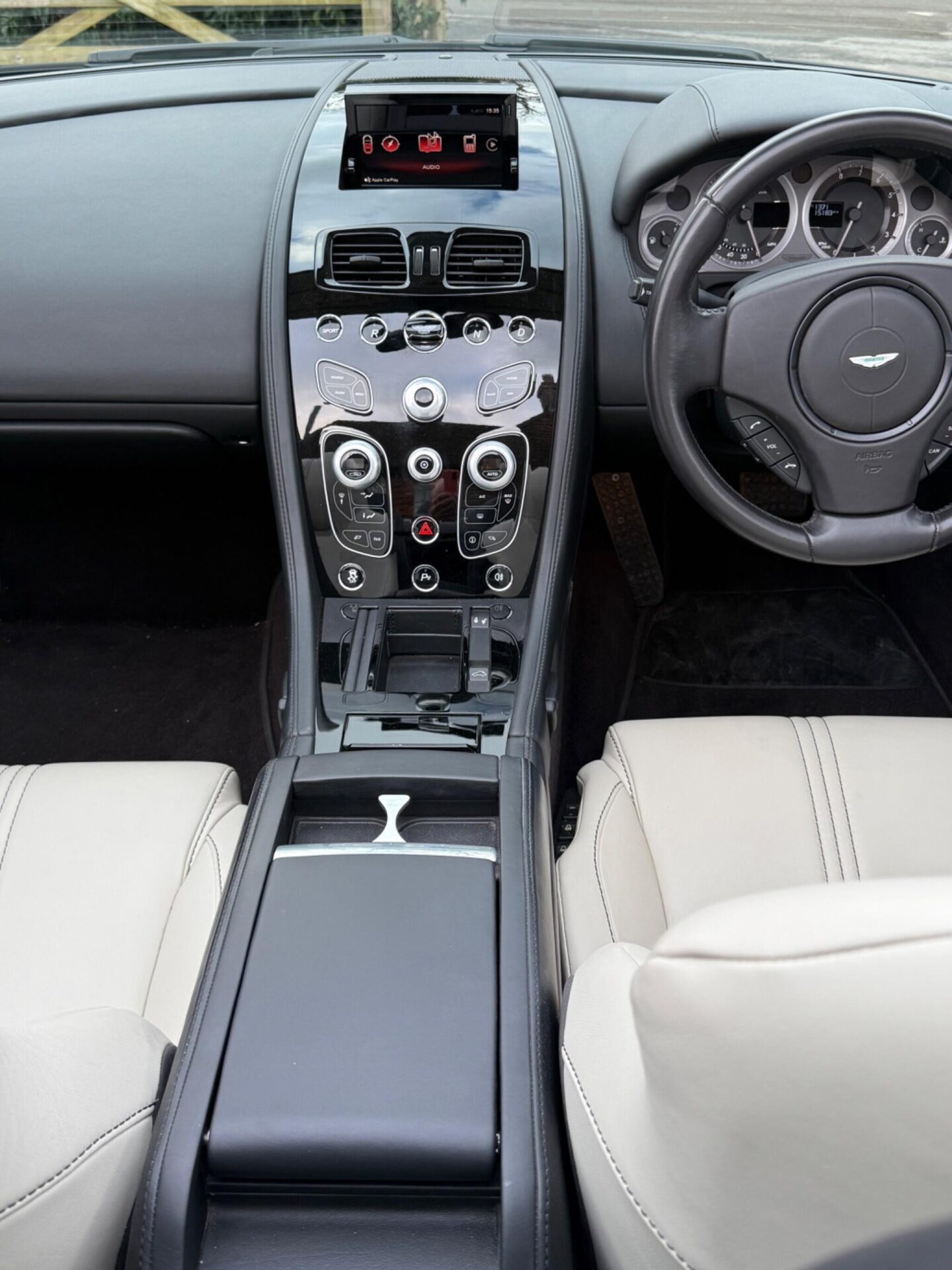 Used Aston Martin Vantage 2017 for sale - 77516011: Photo 21