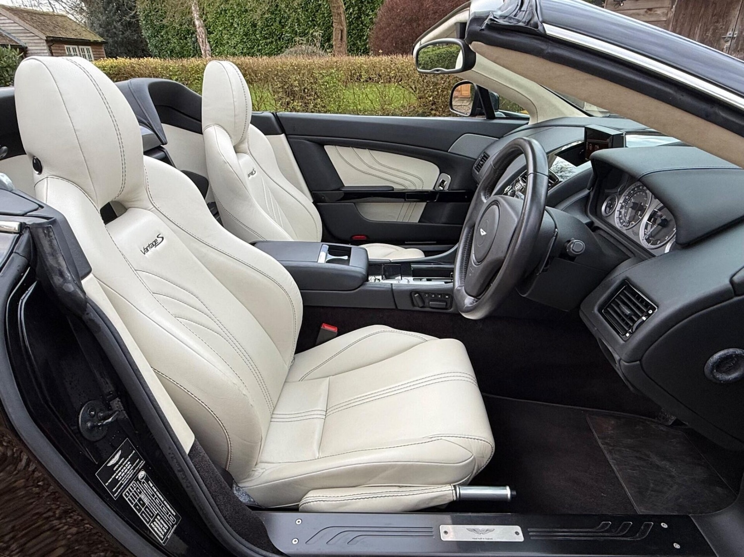 Used Aston Martin Vantage 2017 for sale - 77516011: Photo 25