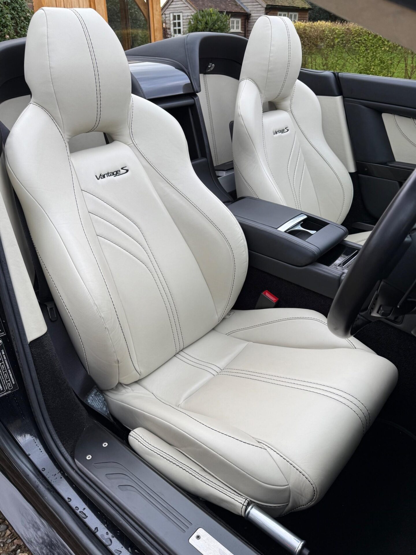 Used Aston Martin Vantage 2017 for sale - 77516011: Photo 27