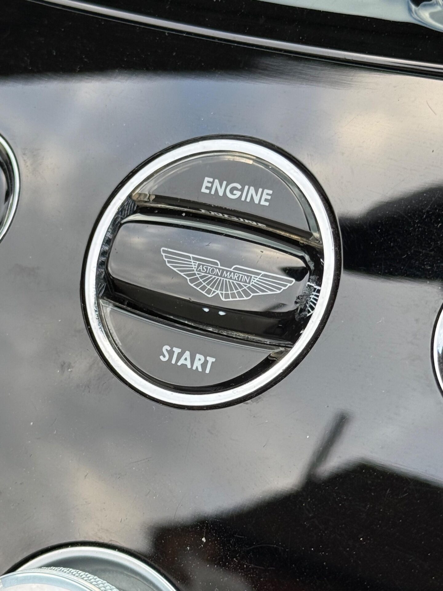 Used Aston Martin Vantage 2017 for sale - 77516011: Photo 30