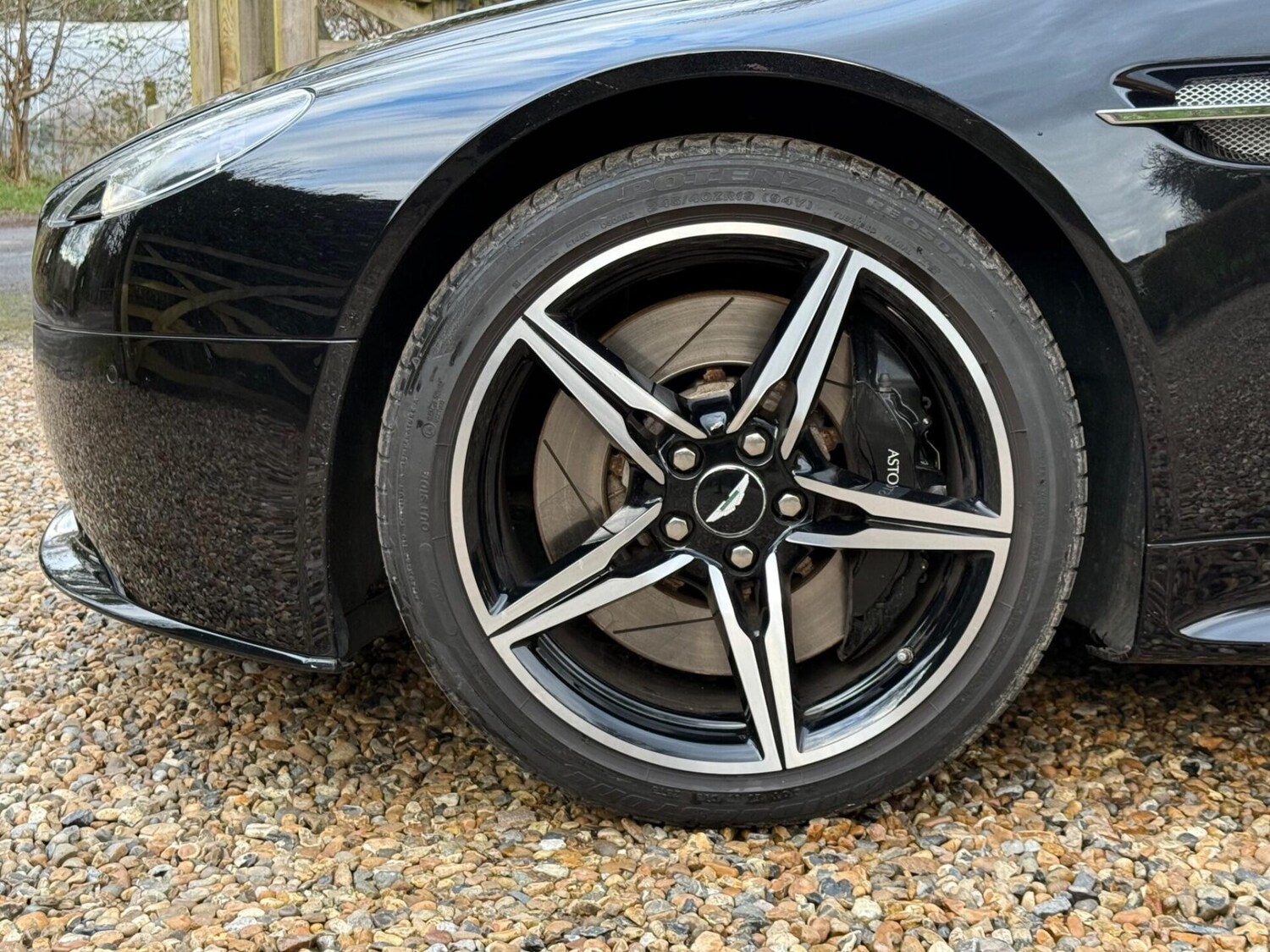 Used Aston Martin Vantage 2017 for sale - 77516011: Photo 33