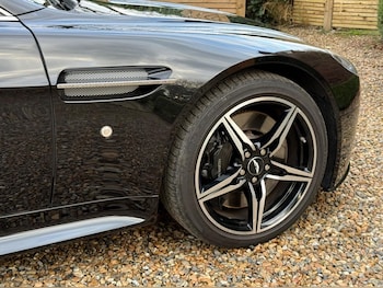 Used Aston Martin Vantage 2017 for sale - 77516011: Photo