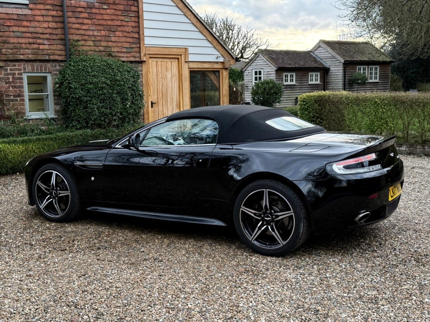 Used Aston Martin Vantage 2017 for sale - 77516011: Photo 7