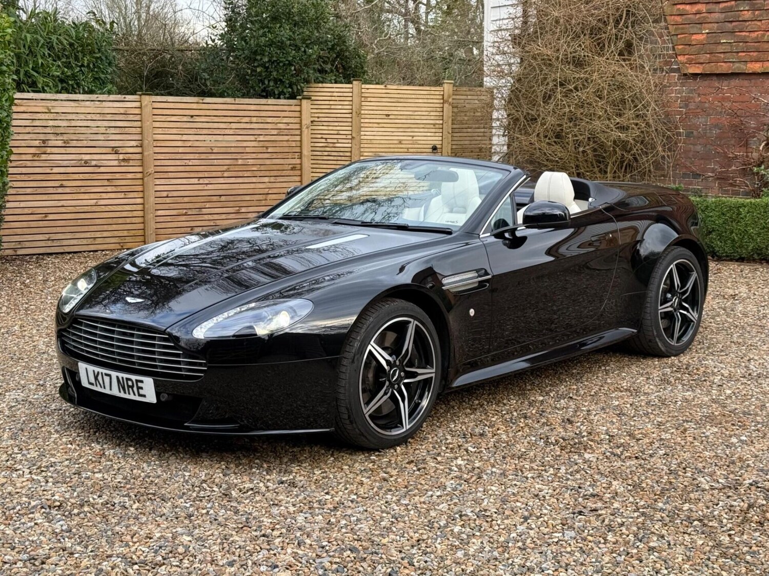 Used Aston Martin Vantage 2017 for sale - 77516011: Photo 8