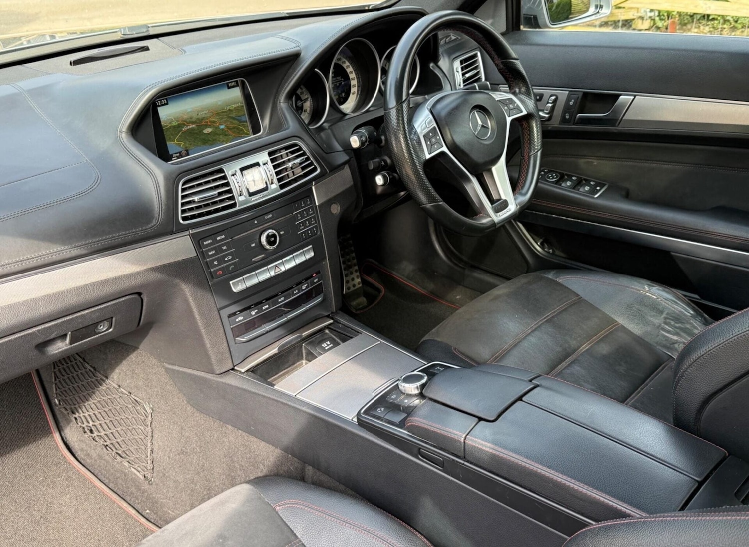 Used Mercedes-Benz E Class 2015 for sale - 77983661: Photo 2