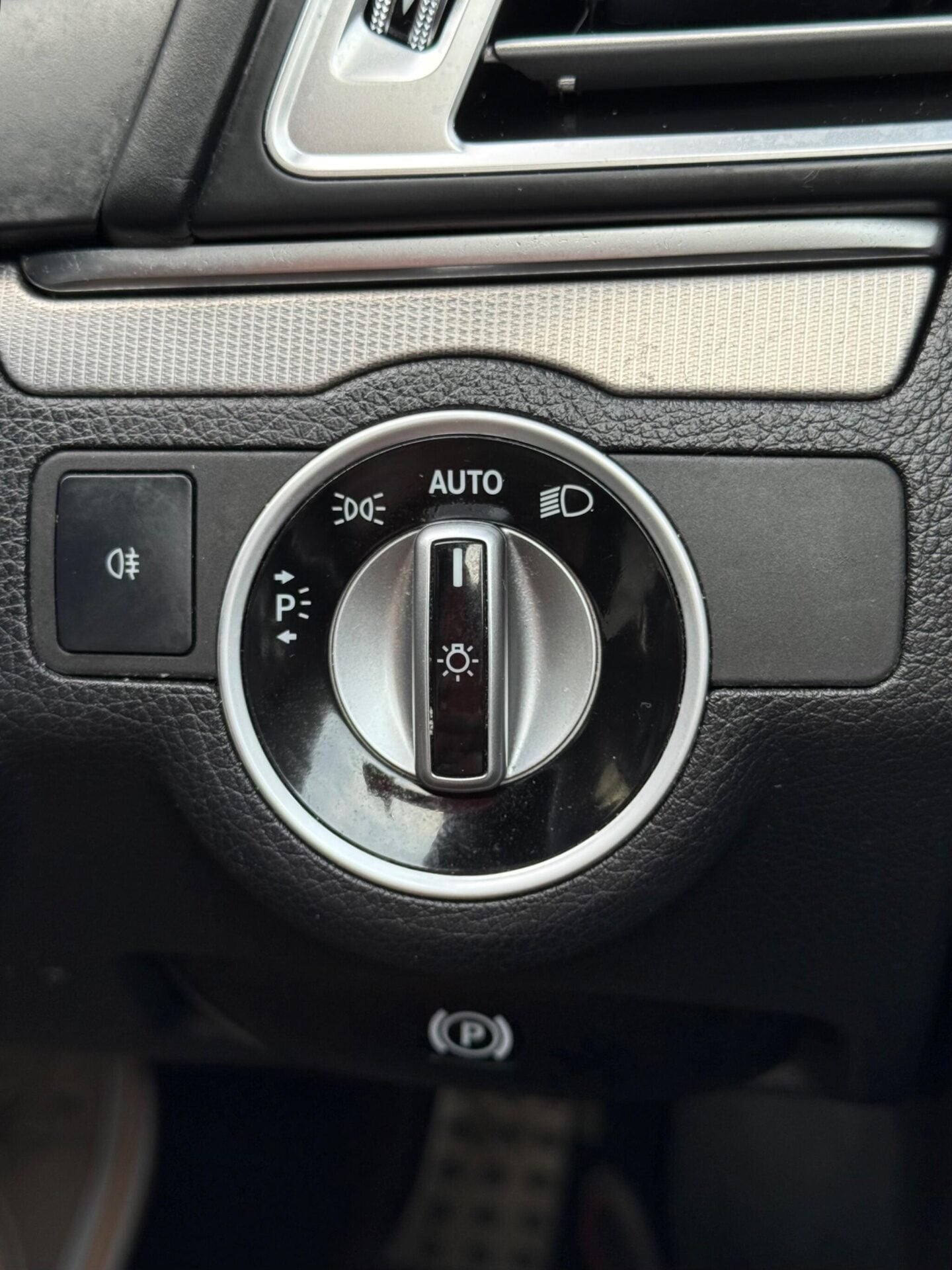 Used Mercedes-Benz E Class 2015 for sale - 77983661: Photo 34