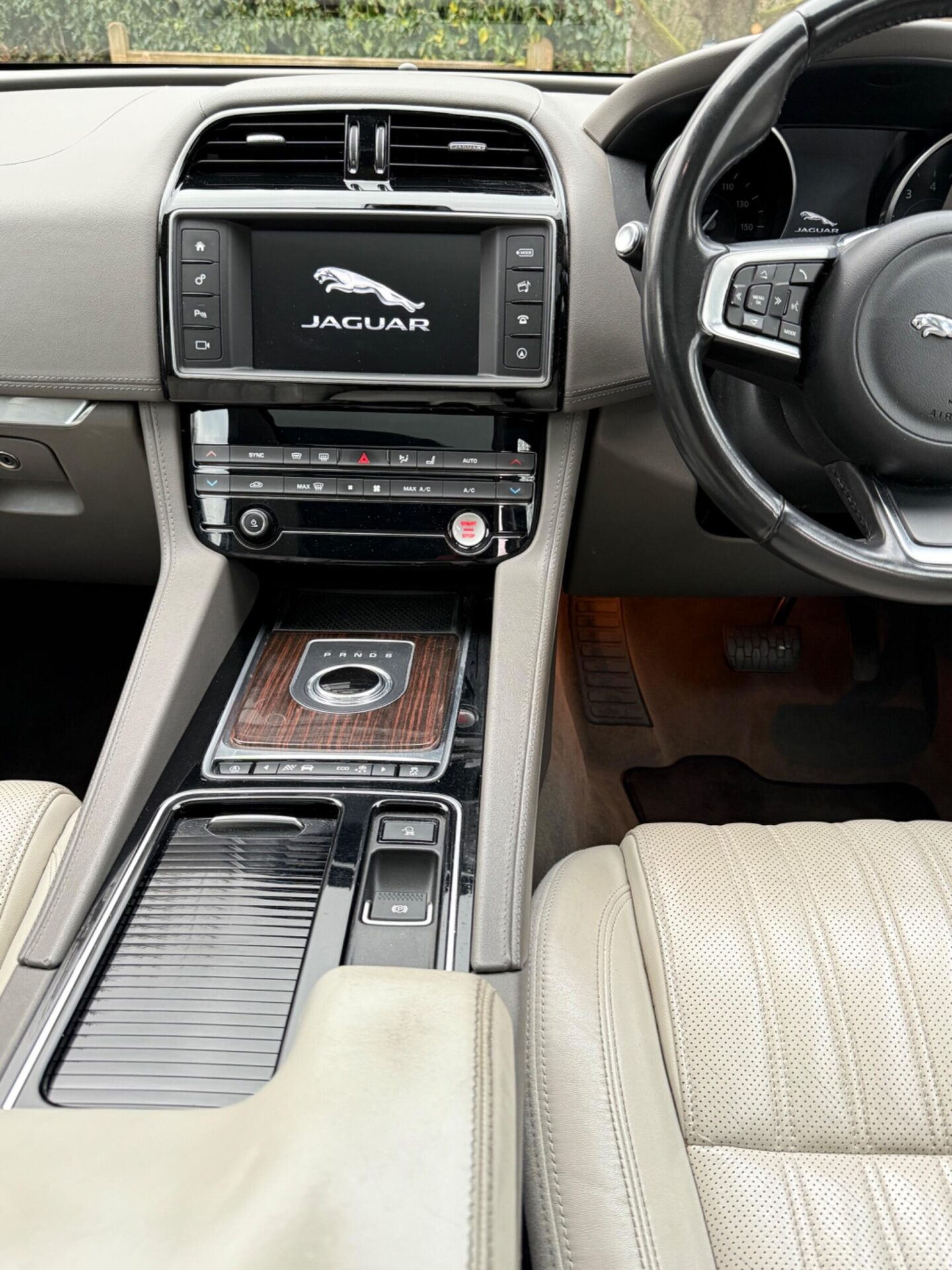 Used Jaguar F-Pace 2017 for sale - 77516014: Photo 20